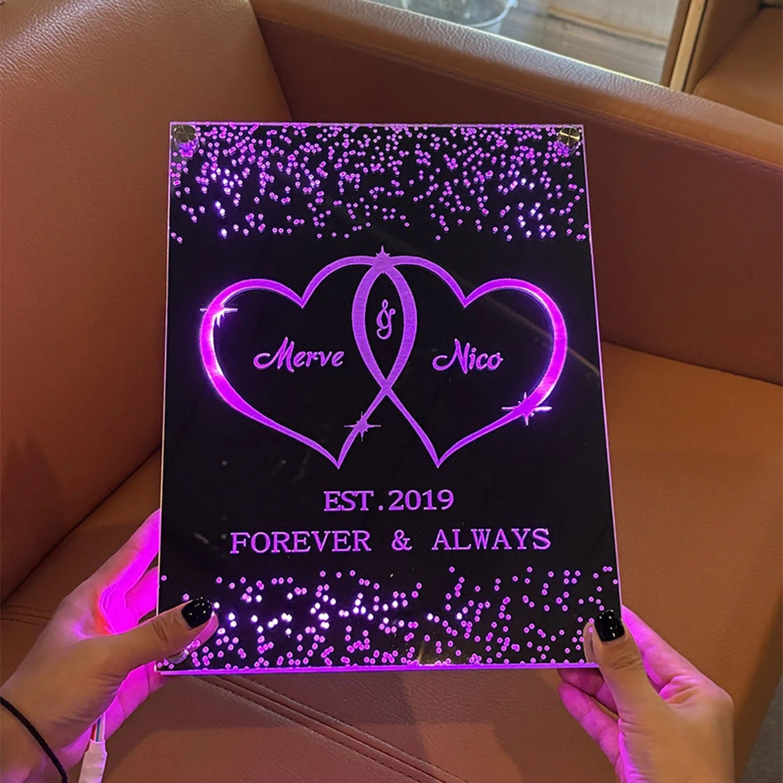 Custom Heart Mirror Sign - Personalized Mirror Sign with Couple Names and Text - Custom Mirror Night Light - Wall Decor - Best Wedding Gift, Birthday Gift for Couples